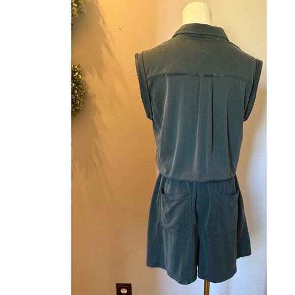 Lou & Grey Short Romper Modal Green Button down Sleeveless Size Small - Picture 11 of 13